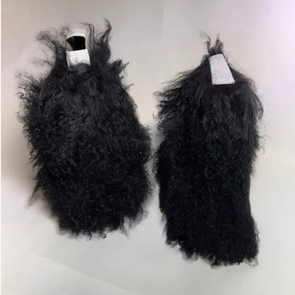 UGG FLUFF MOMMA MONGOLIAN FUR BOOTS - Picture 1 of 5